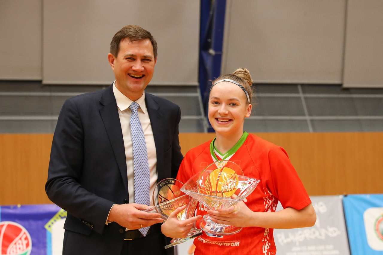 MVP girls 08 12 19