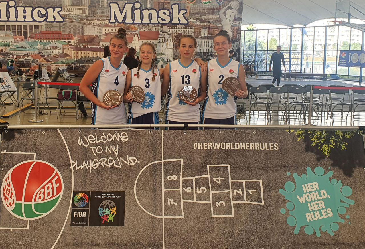 U 13 girls
