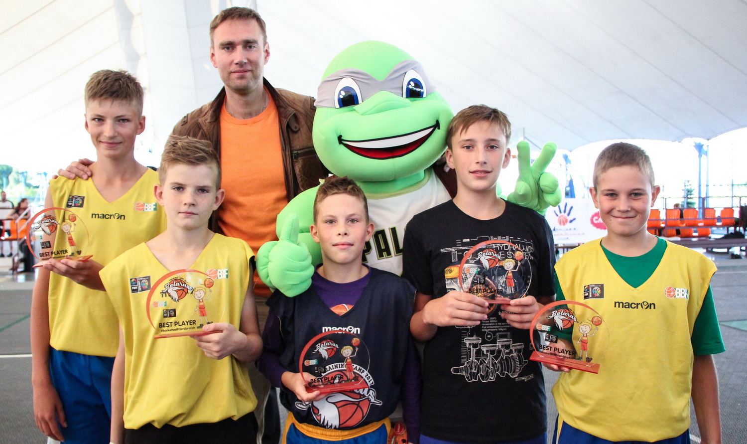 kamp m final titul